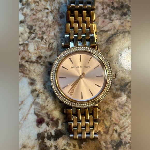 Micheal Kors Watch (Rose Gold) - Picture 3 of 10